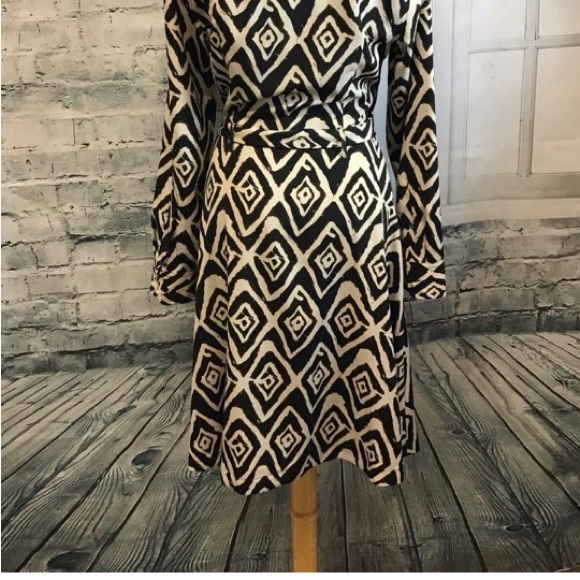 LAUREN by Ralph Lauren • Adorable Geometric Print Button Down Shirt Dress w Belt - Picture 4 of 11